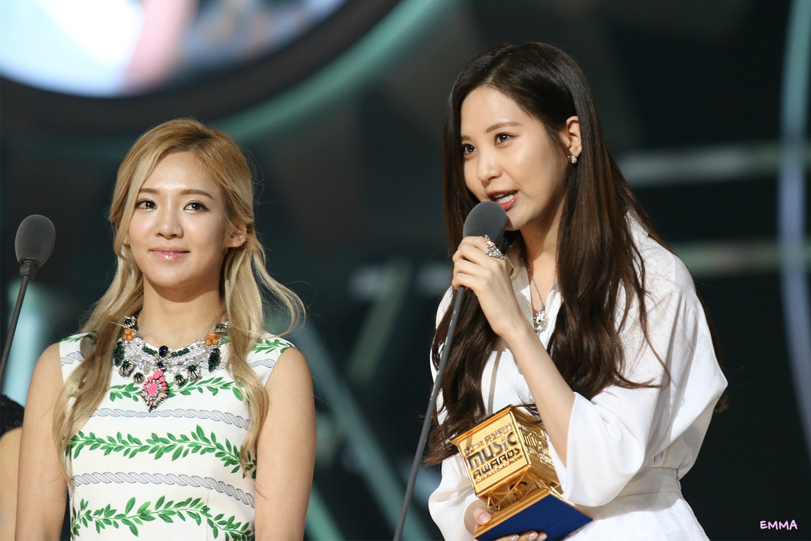 [PIC][22-11-2013]SeoHyun và HyoYeon khởi hành đi Hồng Kông để tham dự "2013 Mnet Asian Music Awards" vào sáng nay - Page 2 6cd0e430gw1eave3y34qwj218g0tp111