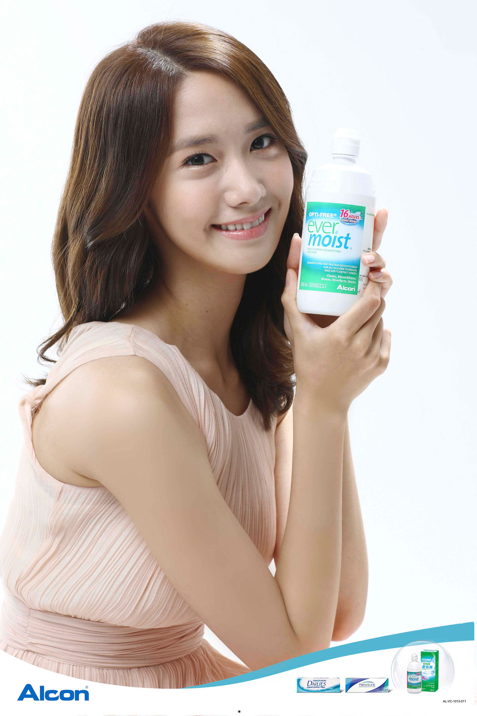 [OTHER][21-07-2012]Hình ảnh mới từ thương hiệu kính áp tròng "Ciba Vision" của YoonA - Page 3 6efd7b12tw1e9v2uxsryoj218g1uowrr