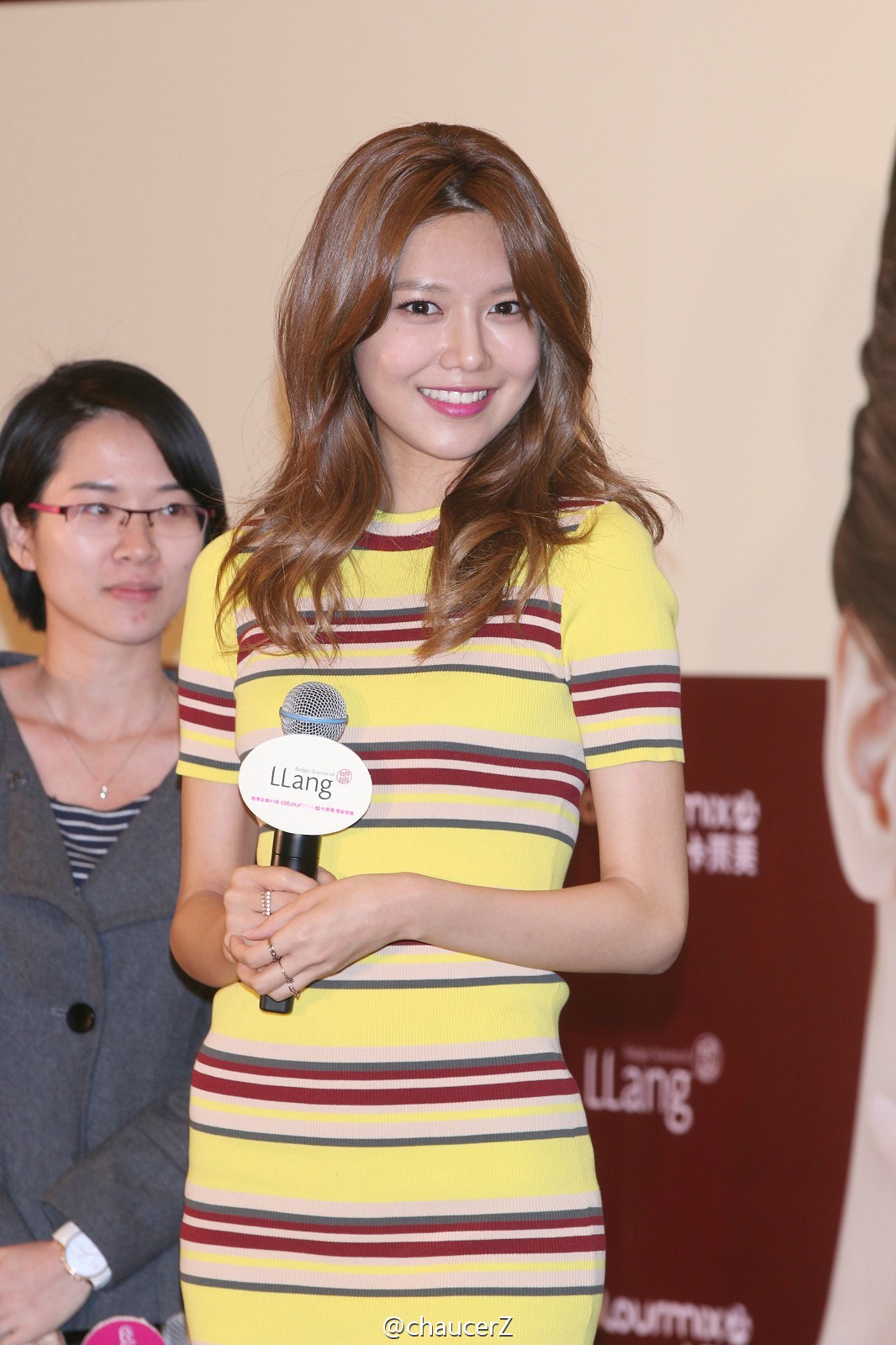 [PIC][04-02-2015]SooYoung xuất phát đi Hồng Kông để tham dự buổi fansign cho thương hiệu mỹ phẩm "LLang" - Page 4 71ca5e93jw1eoyxm70b6sj20tm18gdnw