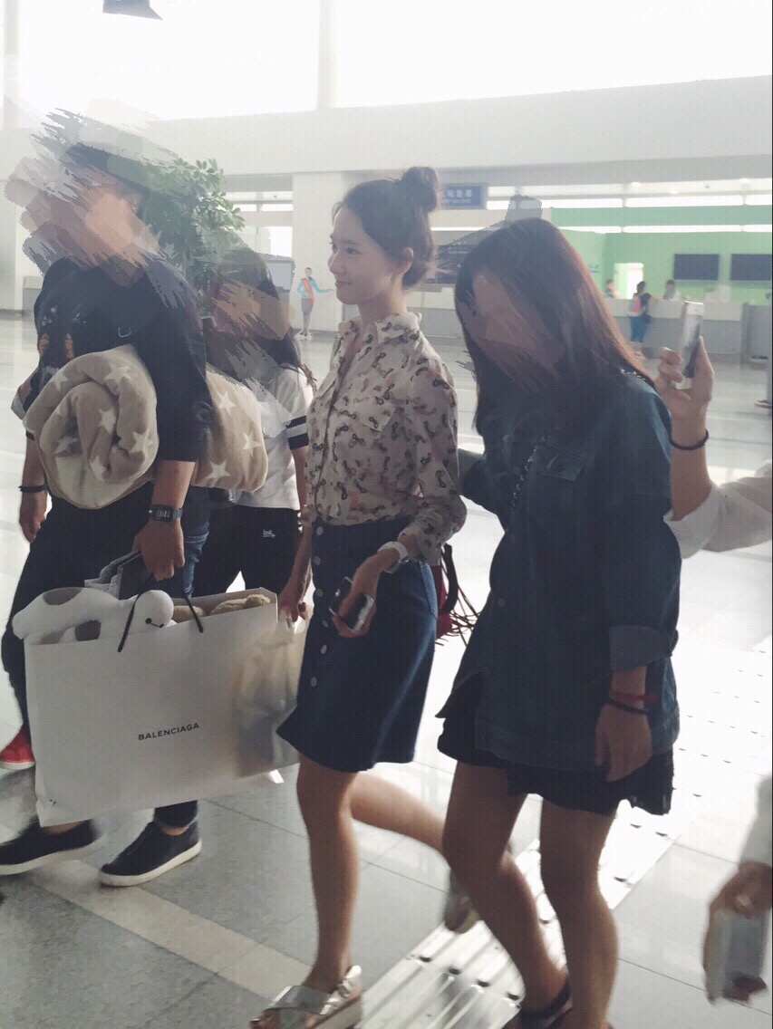 [PIC][26-05-2015]YoonA trở về Hàn Quốc vào trưa nay 71d7a1f0jw1eshcy7b1m7j20np0vkq7d