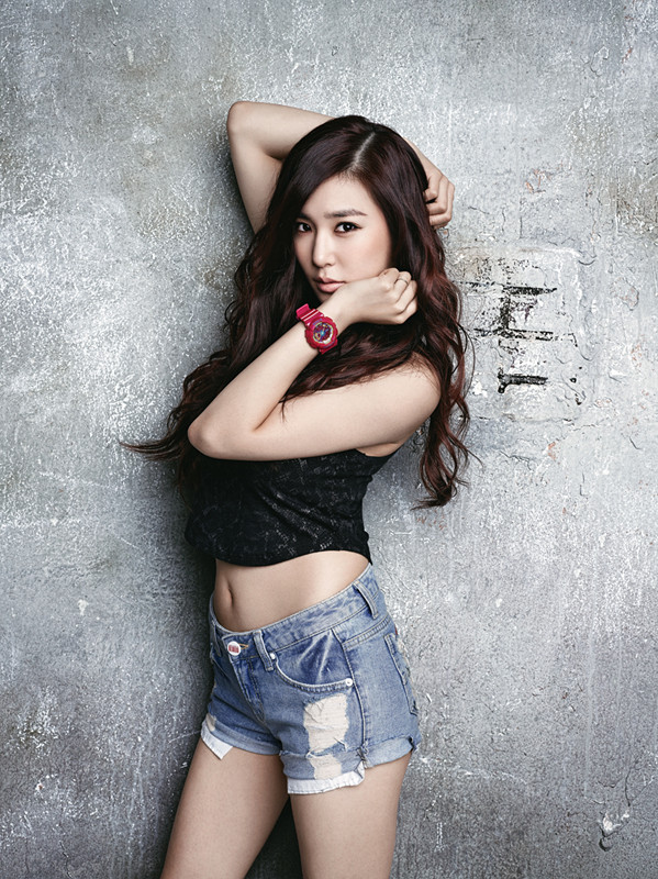 [OTHER][21-07-2012]Hình ảnh mới từ dòng đồng hồ "Baby G" - Casio của SNSD - Page 9 736df9e3jw1ebnng2ydoaj20gn0m80y7