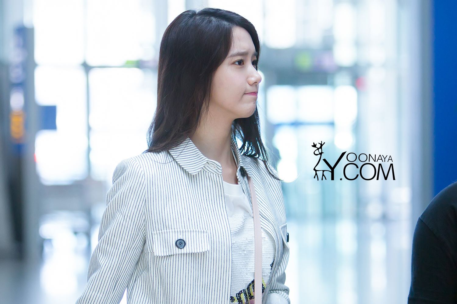 [PIC][20-05-2015]YoonA khởi hành đi Trung Quốc vào trưa nay 86f1232cgw1esb18nfv0tj215o0rstz9