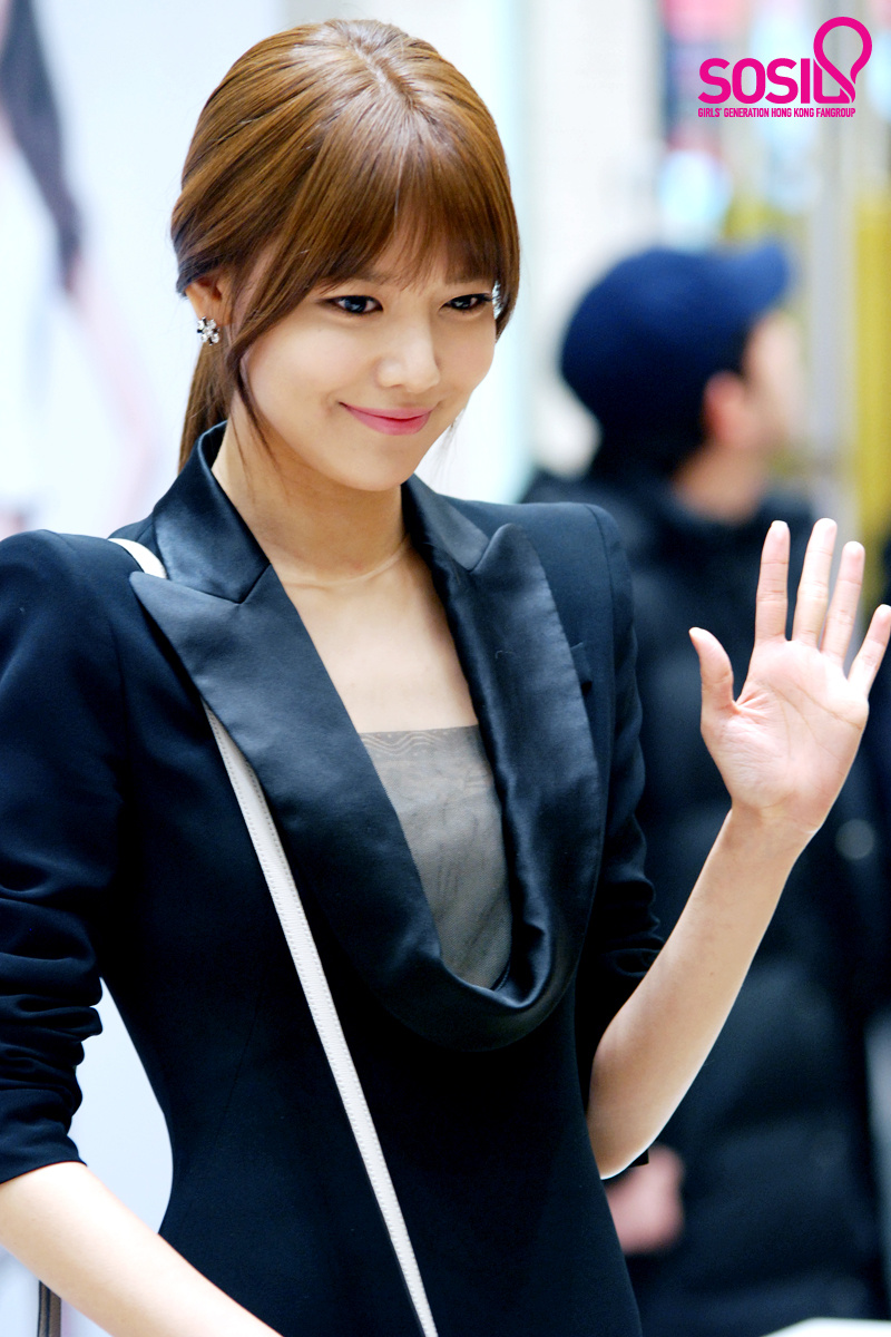 [PIC][20-02-2013]SooYoung xuất hiện tại buổi fansign cho thương hiệu "Double M" vào chiều nay - Page 2 9b42076bjw1e22427d00ej