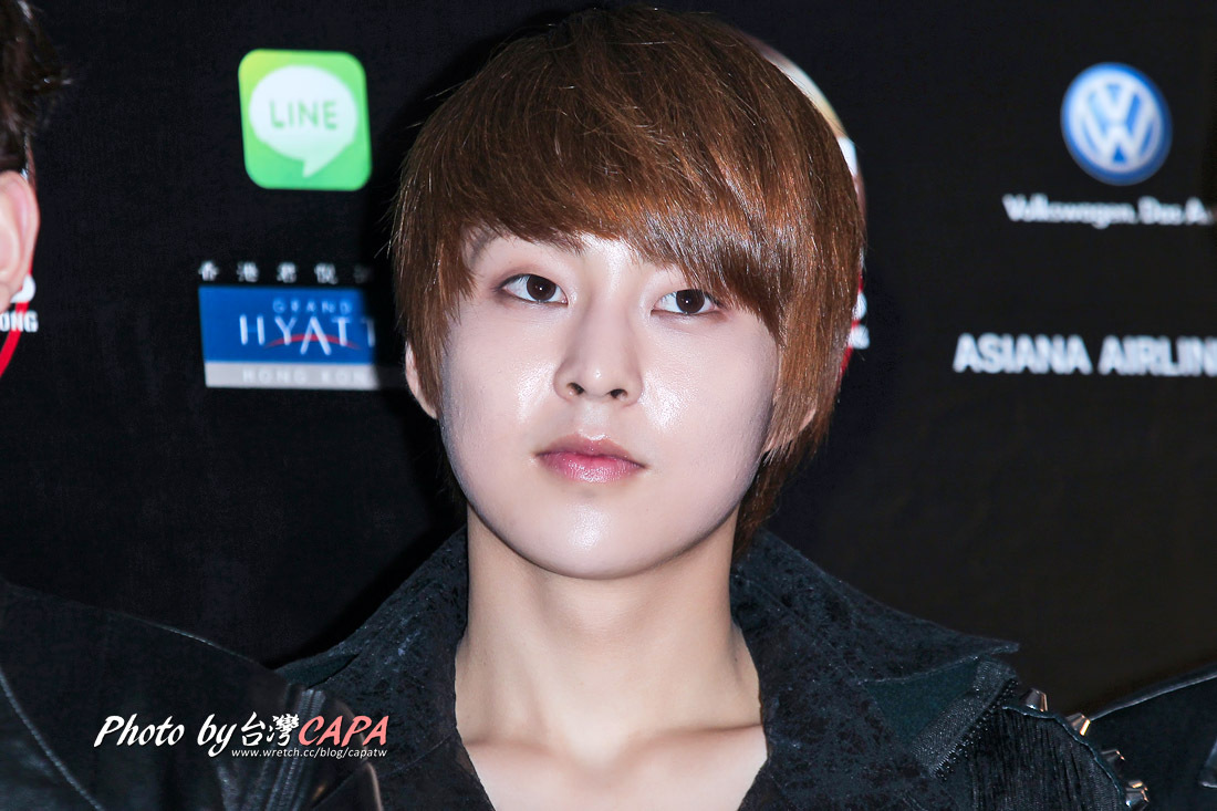 [Fantaken] 301112 EXO M XiuMin @ Mnet Asian Music Award 2012 A05e60dfgw1dzr2y39c1ej