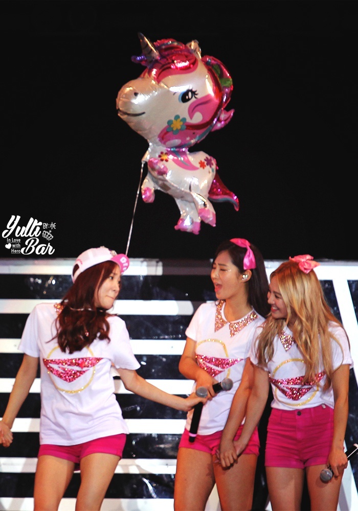 [PIC][08/09/10-11-2013]Hình ảnh mới nhất từ "2013 Girls' Generation's World Tour – Girls & Peace in HongKong" của SNSD - Page 15 A4df8a22jw1eahgwqvlolj20jg0rsq80