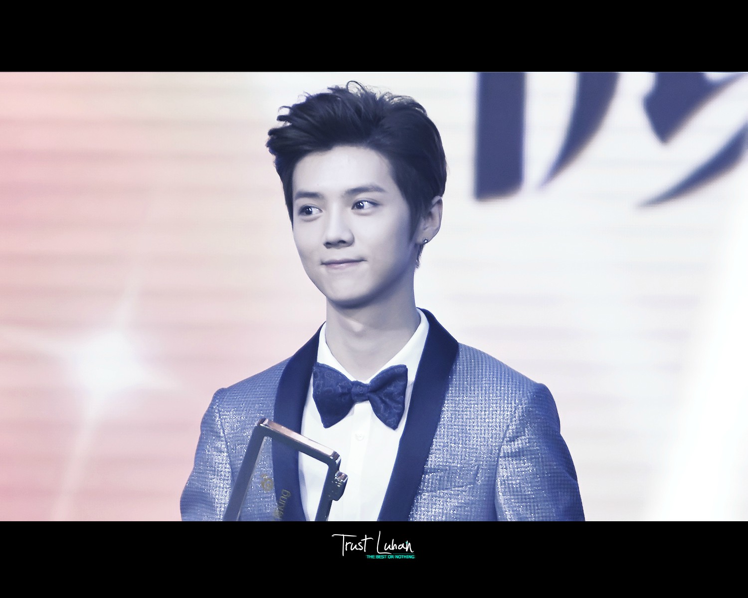 [FANTAKEN] 150115 2014 Weibo Awards Night [100P] A70f2ae3jw1eobwkaonfij215o0xcdl1