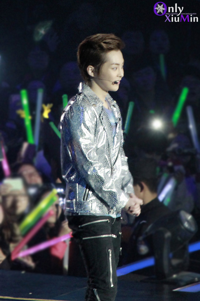 [Fantaken] 311212 EXO M XiuMin @ Jiangsu New Year's Eve Concert  Adac498bgw1e0flxasnfrj