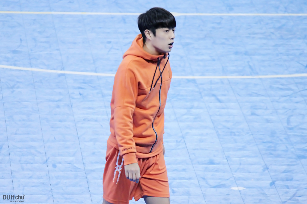  [PICS + FANTAKEN][13.01.14] DooJoon @ Idol Champion 2014 6d045b8fjw1ecivnlfhxnj215o0rs13k