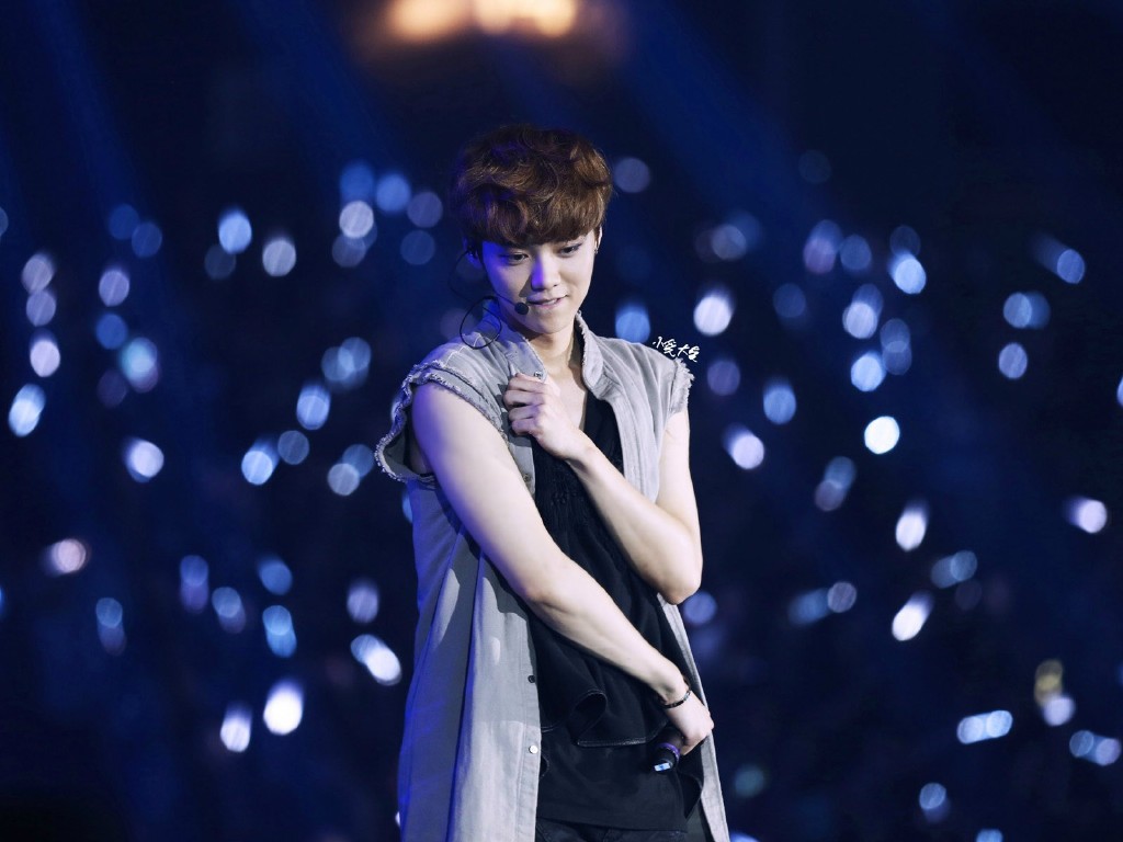 [FANTAKEN] 140601 EXO Concert "The Lost Planet" in HK - Day 1 [85P] 6fa78c66gw1eh17w8h3yhj218g0xcq8g