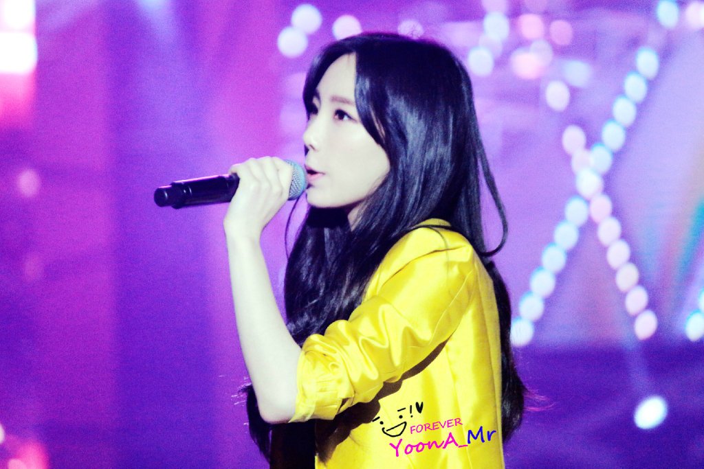 [PIC][21-11-2014]SNSD khởi hành đi Trung Quốc để tham gia "China for GG 1st Fan Party in NanJing" vào trưa nay - Page 17 8f860325gw1enrjb86osaj21kw11xtn9