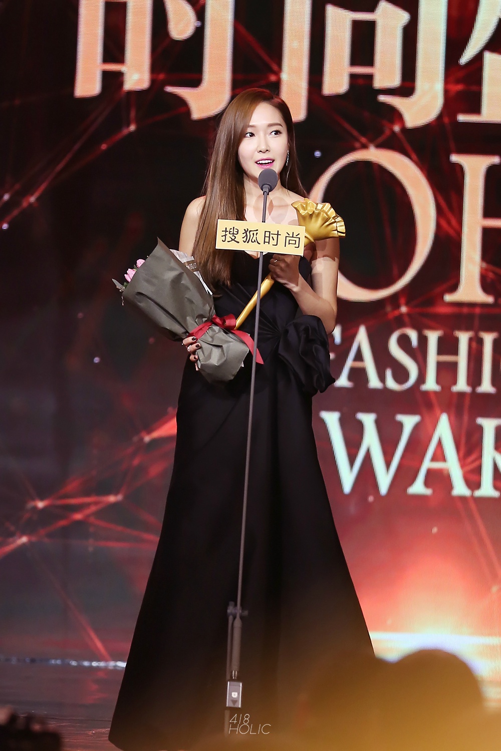 [PIC][23-12-2014]Jessica khởi hành đi Bắc Kinh để tham dự "Sohu Fashion Awards" vào sáng nay D3e69c9ejw1enmbpphlvpj20rs15ogvw