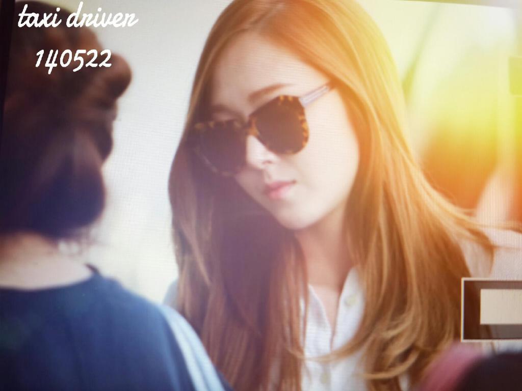 [PIC][22-05-2014]SNSD khởi hành đi Nhật Bản vào chiều nay E6f8327djw1egn3zlakifj218g0xc0vl