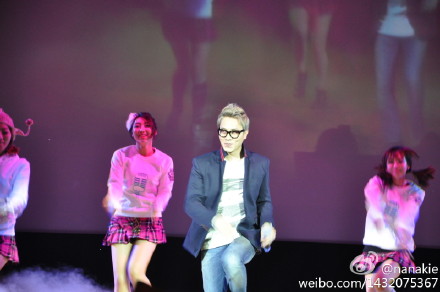 [7.1.12][Pics] Andy Beijing Fanmeet 555bbc67jw1doua637qrxj