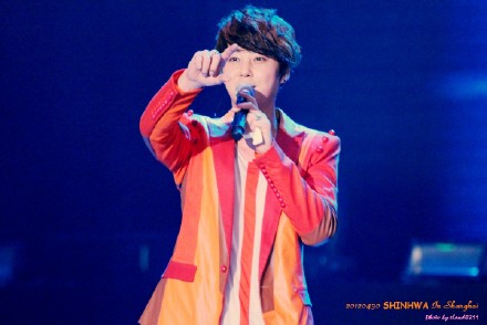 [1.5.12][Fanpics] Shinhwa @ 430 Shanghai concert 57a14d5dgw1dsix0ulfkjj