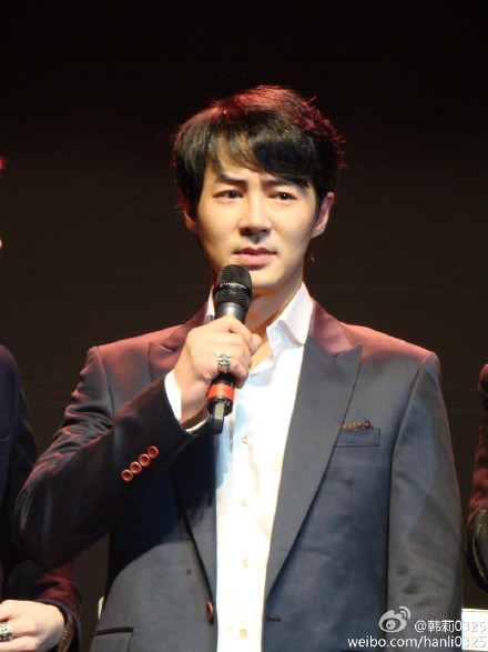 More JunJin at ShangHai FM Pics 629ff35agw1dnyxnicfl6j