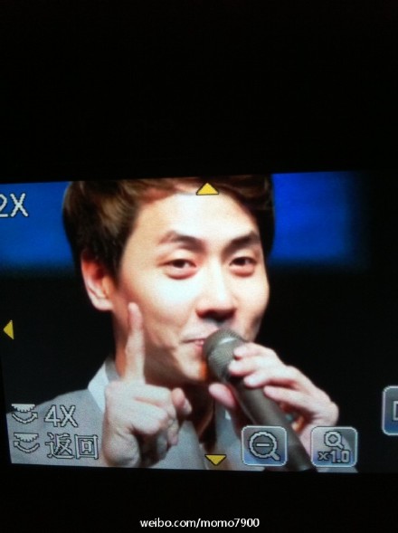 [18.2.12][Pics] Andy @ Shanghai Fanmeet + Handshake 66f1d933jw1dq6q4e5zcgj