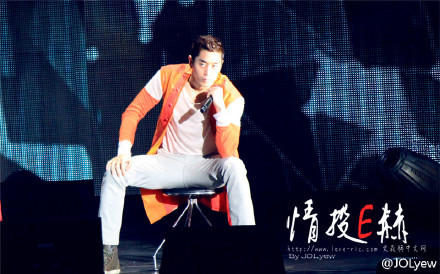 [1.5.12][Fanpics] Shinhwa @ 430 Shanghai concert 6856890dgw1dsiuer8qxkj