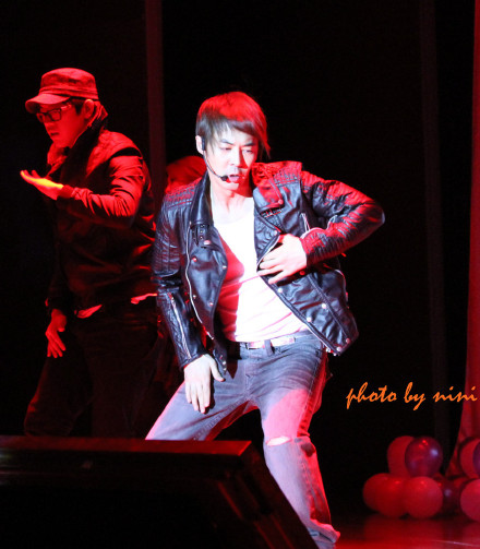 [11.2.12][Pics] JunJin @ Beijing Fanmeet Pics Part 2 6abbd9d2jw1dpz8z5ebeyj