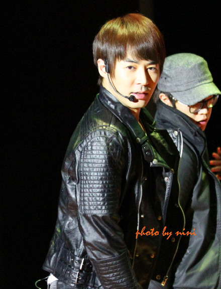 [11.2.12][Pics] JunJin @ Beijing Fanmeet Pics Part 2 6abbd9d2jw1dpz914k4gij