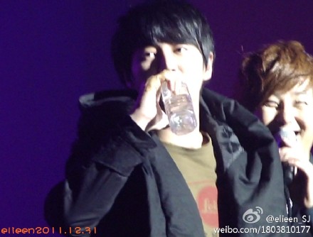 [31.12.11] Shin Hye Sung Year End Concert Pics 6b83f581jw1domjgze7esj