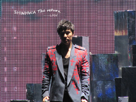 [1.5.12][Fanpics] Shinhwa @ 430 Shanghai concert 8a3c0fc3gw1dsi99nvqq3j