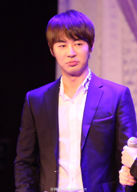 [11.2.12][Pics] JunJin @ Beijing Fanmeet Pics Part 2 95bf3916jw1dpzf96mbdej