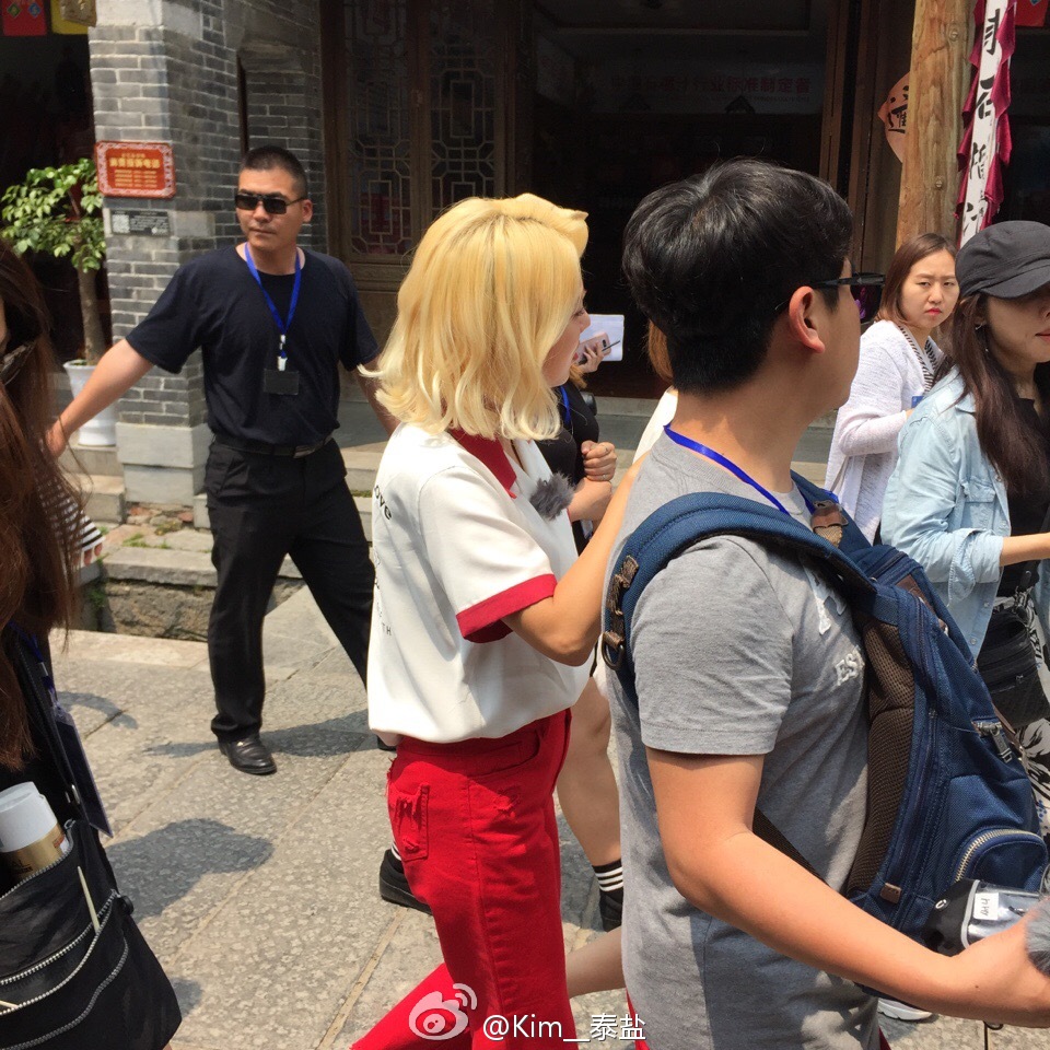 [PIC][23-05-2016]Sunny và HyoYeon khởi hành đi Trung Quốc để ghi hình cho chương trình '스타강림/Star Descent' vào tối nay 005A4RWjjw1f47umzgmzlj30qo0qoaig