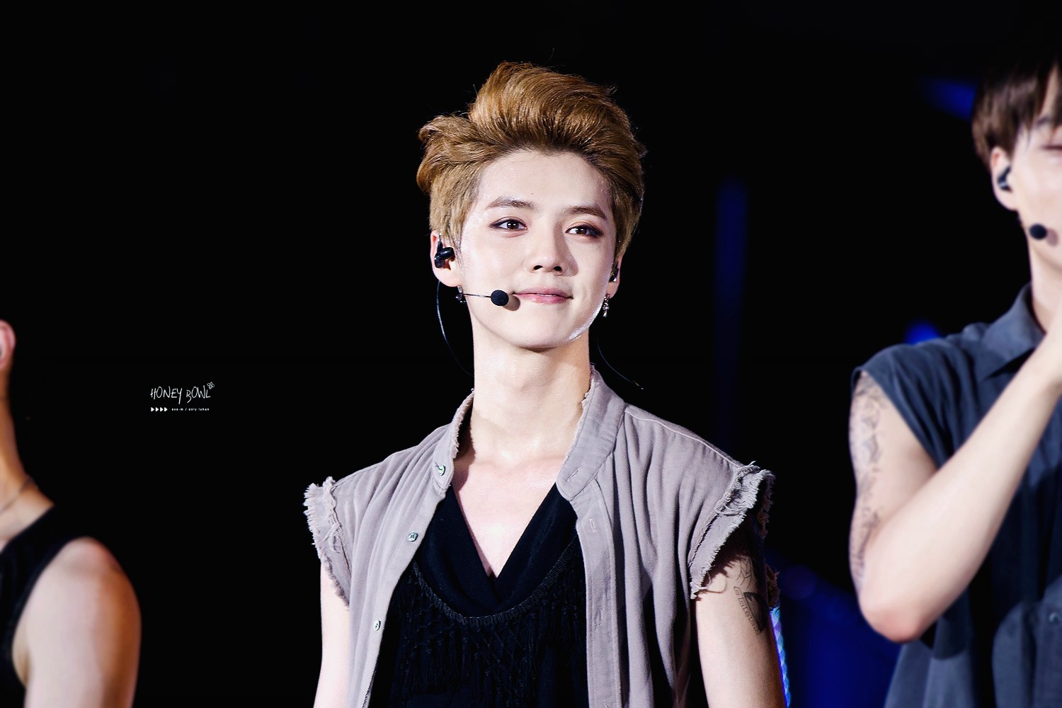 [FANTAKEN] 140705 EXO Concert "The Lost Planet" in Chengdu [150P] 005D6iyhgw1ei4e7fjrqyj315o0rsdkb