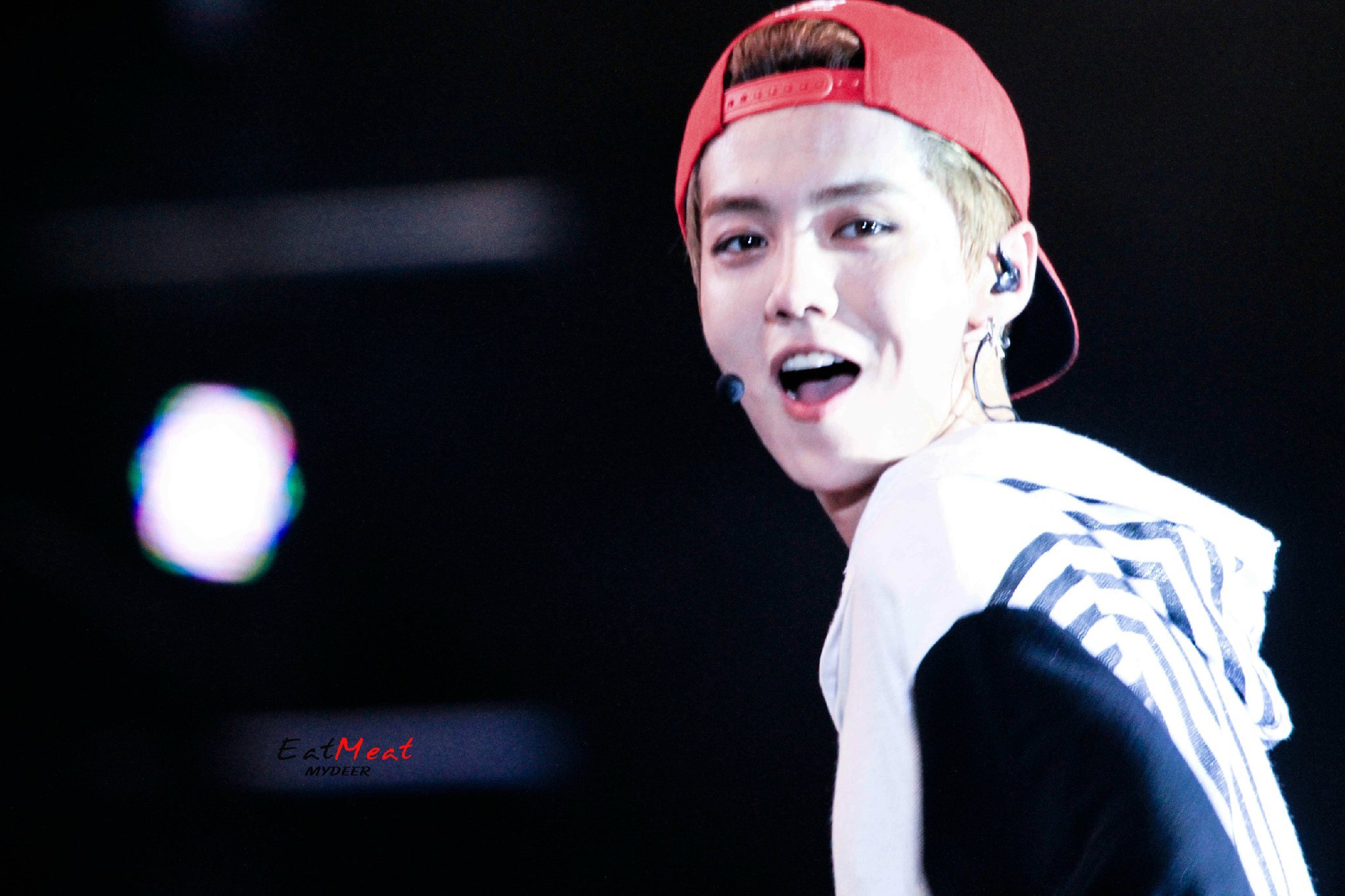 [FANTAKEN] 140705 EXO Concert "The Lost Planet" in Chengdu [150P] 005EjW6Lgw1ei4jyb9n37j31kw11xth1