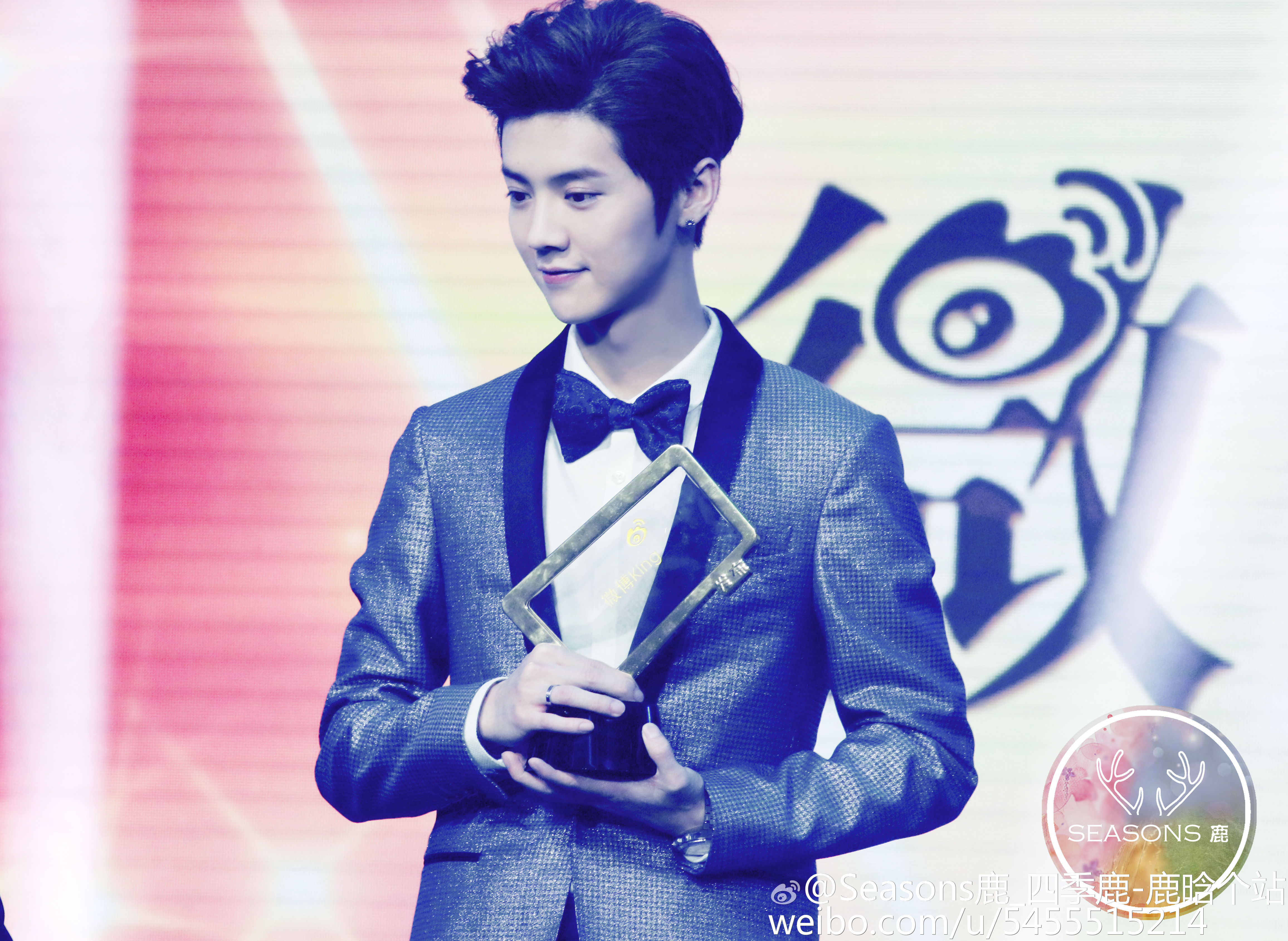 [FANTAKEN] 150115 2014 Weibo Awards Night [100P] 005XcMISjw1eobmhyjk0dj33kg2lvqvd