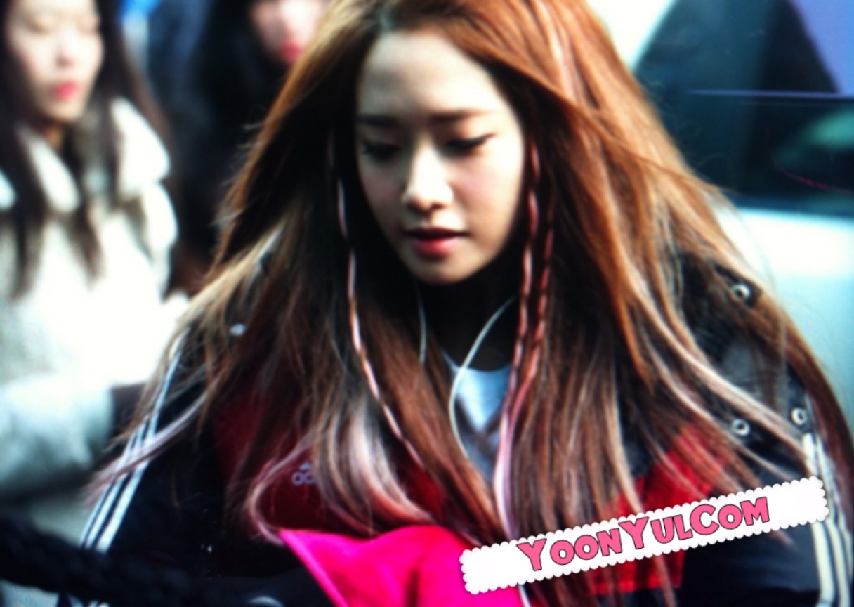 [PIC][04-01-2013]SNSD xuất hiện tại toà nhà KBS để ghi hình cho chương trình "Music Bank" chiều nay 68f1acf9jw1e0h8020klkj