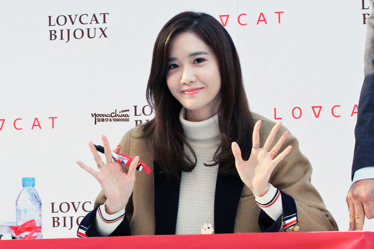 [PIC][24-10-2015]YoonA tham dự buổi fansign cho thương hiệu "LOVCAT" vào chiều nay - Page 6 6952fe57gw1ey0y64s3chj21040o310o