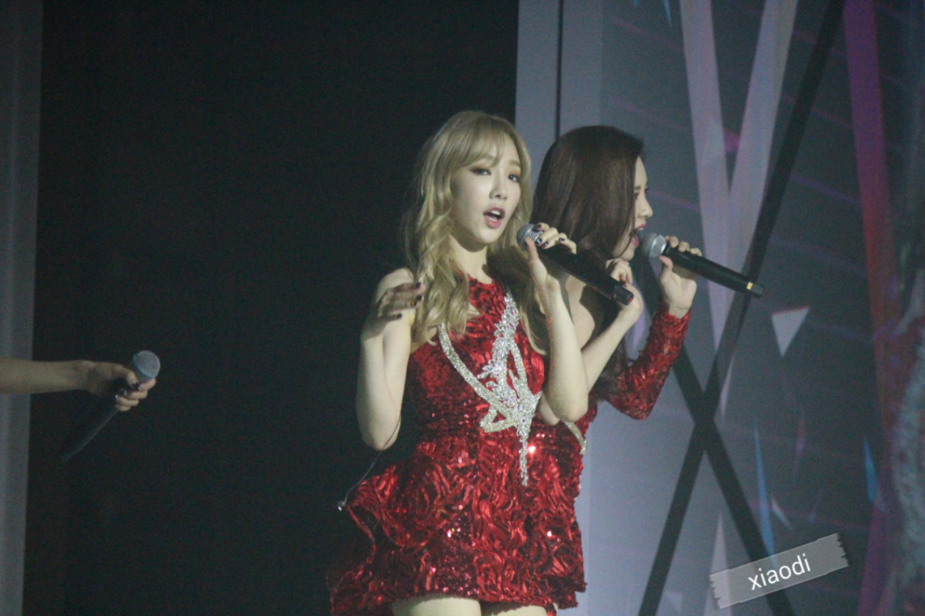 [PIC][27-10-2015]TaeTiSeo khởi hành đi Thượng Hải – Trung Quốc để tham dự "Lễ kỷ niệm 35 năm thành lập Louis Quatorze" vào sáng nay - Page 3 6978bcb7gw1exh28zqxk8j21000o048e