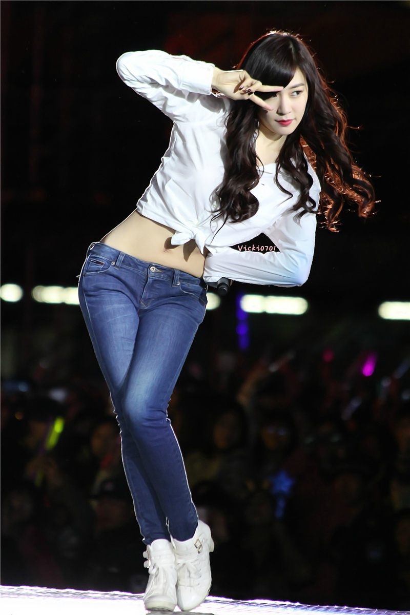 [PIC][18-10-2013]SNSD khởi hành đi Bắc Kinh để tham gia "SMTOWN Live World Tour III in Beijing" vào chiều nay - Page 11 69cb3588gw1e9wlllhcfuj20m80xcjwr