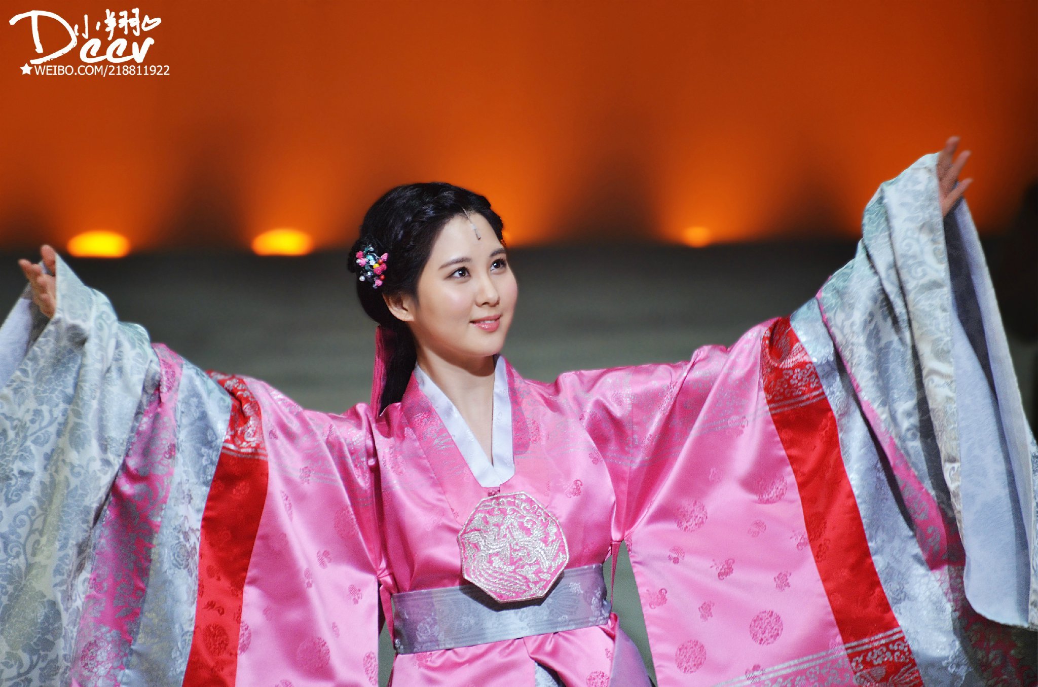 [OTHER][04-12-2013]Hình ảnh mới nhất từ vở nhạc kịch "The moon that embraces the sun" của SeoHyun - Page 9 69d8b96dtw1ednss7vlo2j21kw11odqe