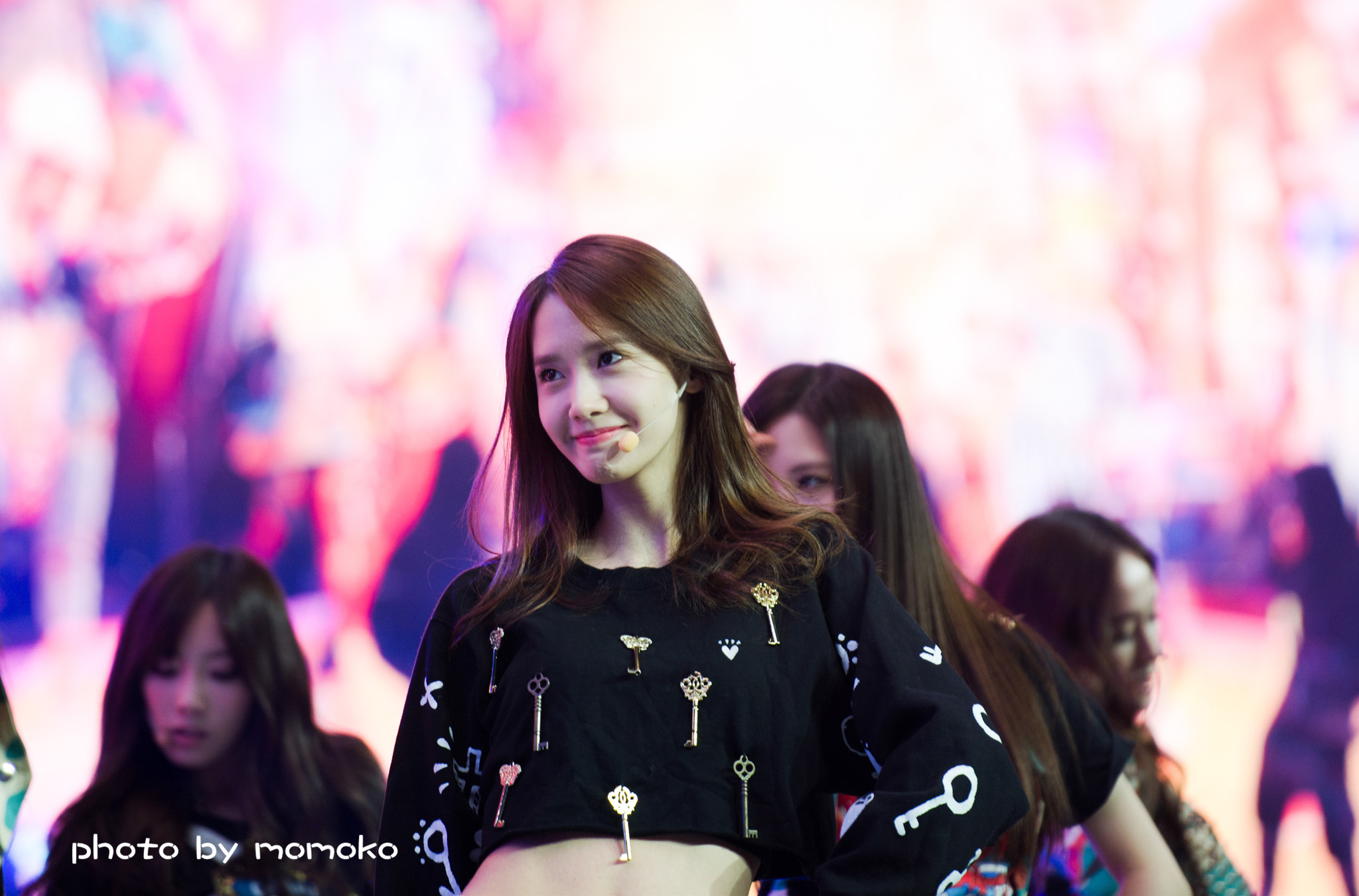 [PIC][30-11-2013]SNSD khởi hành đi Thượng Hải - Trung Quốc để tham dự sự kiện "Happy Night" của "Blade & Soul" vào sáng nay - Page 9 6a9c6872gw1eb6pco0hhhj21kw11jqe8