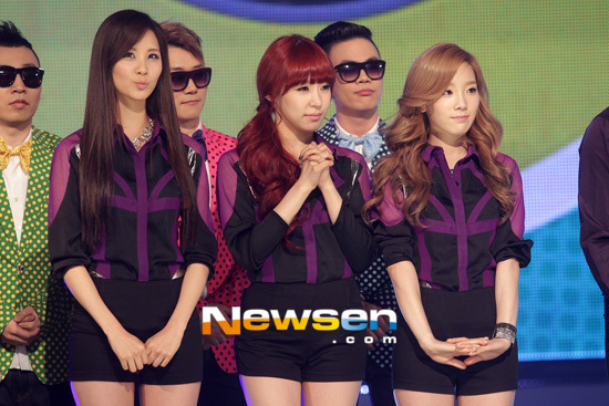  [PICS] 08.05.12 TaeTiSeo - MBC Music Show Champion 6ab4d7e5gw1dsr37zkb04j