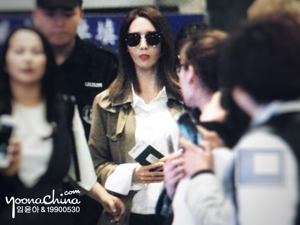 [PIC][15-03-2016]YoonA trở về Hàn Quốc vào sáng sớm nay 6abc4e35jw1f1wvvon56hj20rt0kvq5y