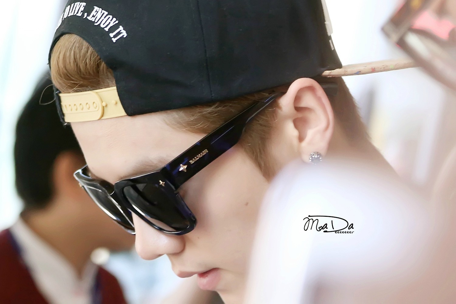 [FANTAKEN] 140628 Tianjin Airport - Departure [37P] 6c97debfjw1ehu3uh9hs2j215o0rs795