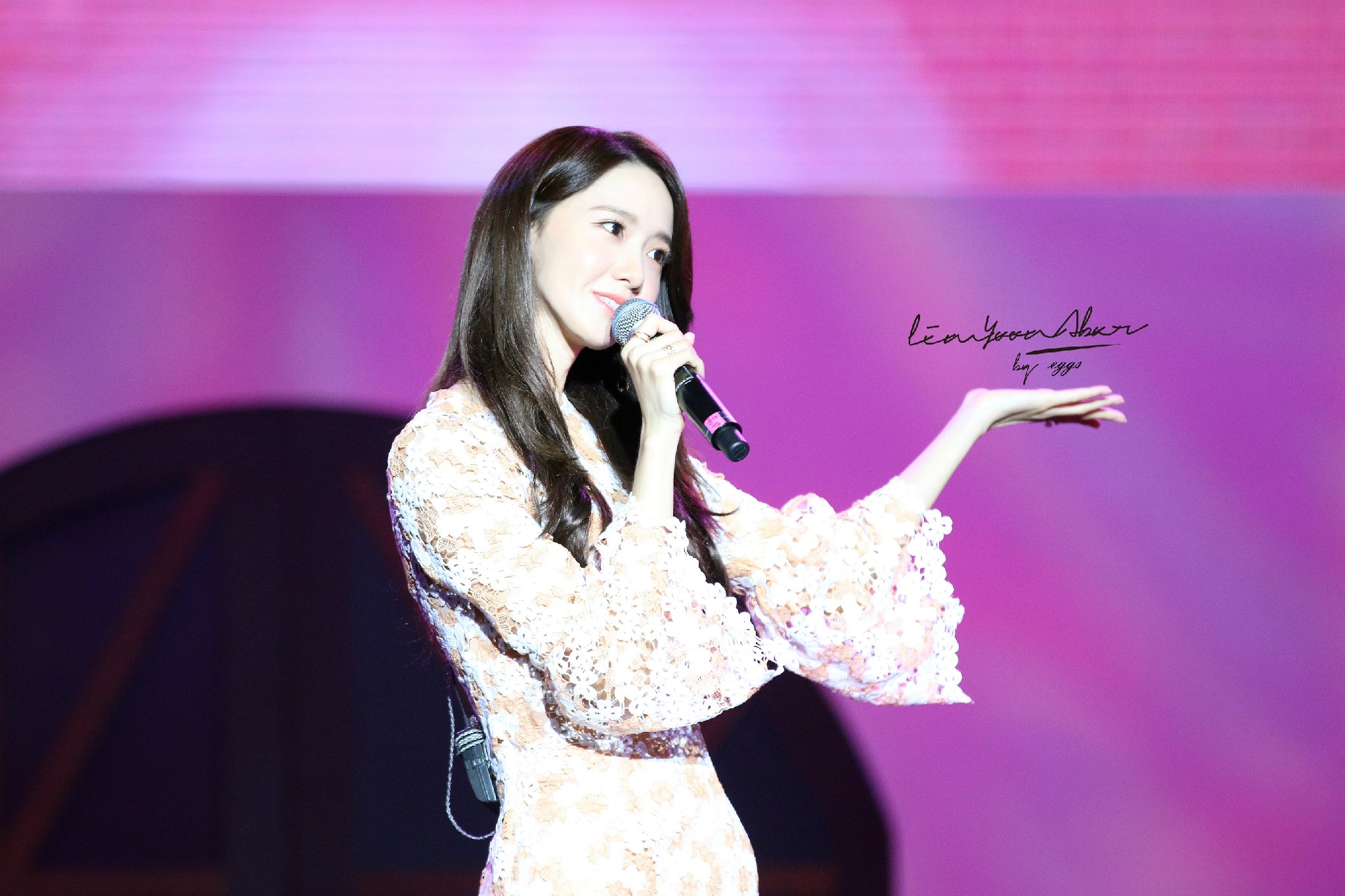 [PIC][24-07-2016]YoonA khởi hành đi Trùng Khánh - Trung Quốc để tham dự "2016 YoonA 1st Fanmeet - BLOSSOM in Chongqing" vào sáng nay - Page 3 6d9acbe1gw1f688561vdfj21kw11xk2t