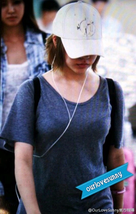 [PIC][15-08-2012]SNSD trở về Hàn Quốc vào trưa nay sau chuyến đi đến Nhật Bản quay MV cho ca khúc mới 6ee23e18gw1dvx7uvd1o5j