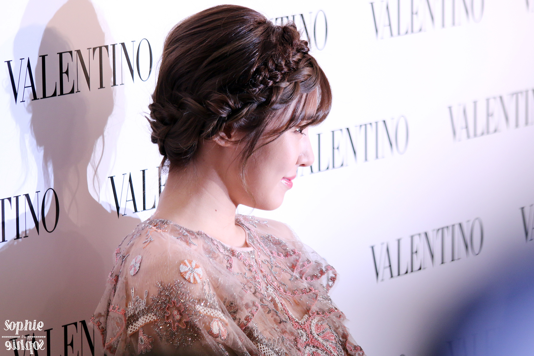 [PIC][04-02-2015]Tiffany khởi hành đi Hồng Kông để tham dự sự kện "Valentino Flagship Grand Opening" vào trưa nay - Page 3 712b4464jw1eoyyzjse0cj21e00xc1ci