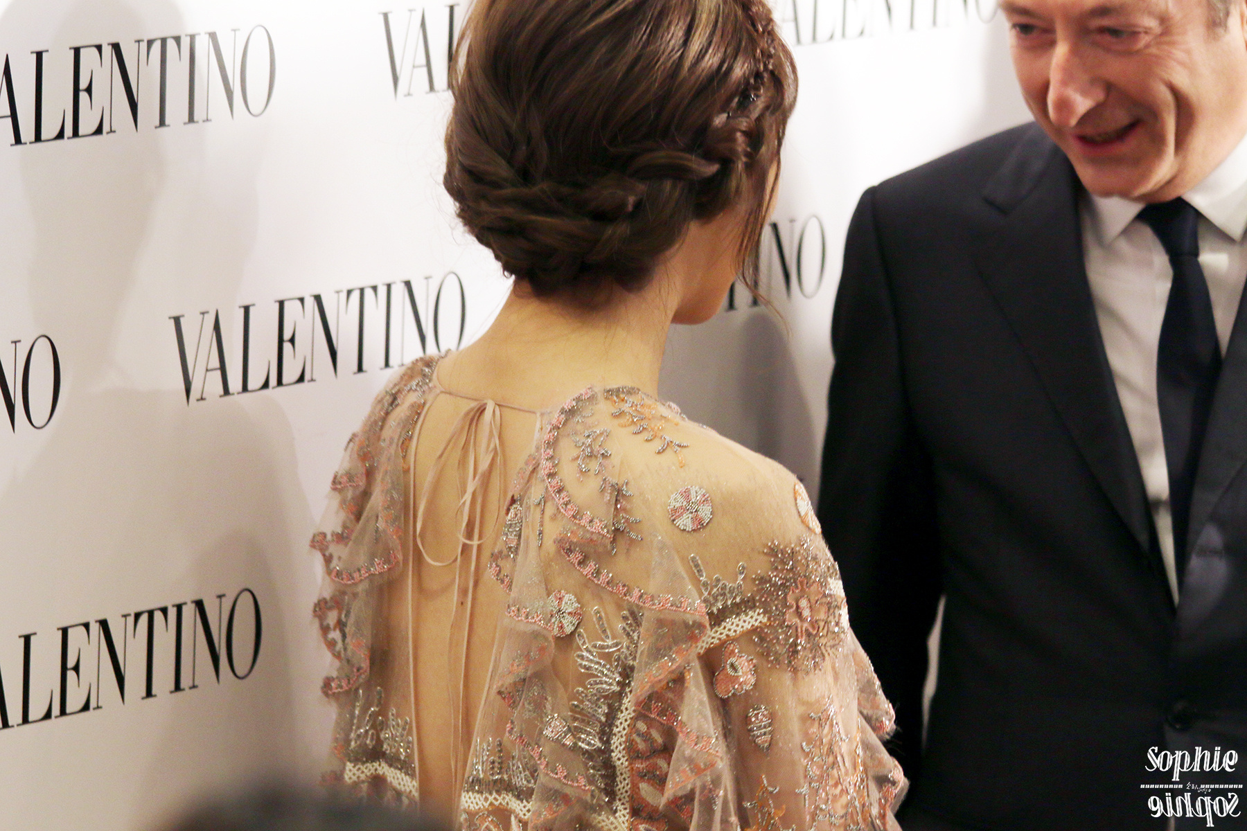 [PIC][04-02-2015]Tiffany khởi hành đi Hồng Kông để tham dự sự kện "Valentino Flagship Grand Opening" vào trưa nay - Page 3 712b4464jw1eoyyzk4pctj21e00xcaze