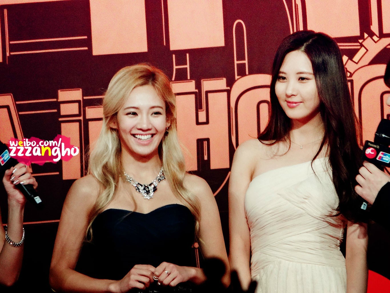 [PIC][22-11-2013]SeoHyun và HyoYeon khởi hành đi Hồng Kông để tham dự "2013 Mnet Asian Music Awards" vào sáng nay - Page 2 725787fbgw1eavb03bfx6j211y0sh45z