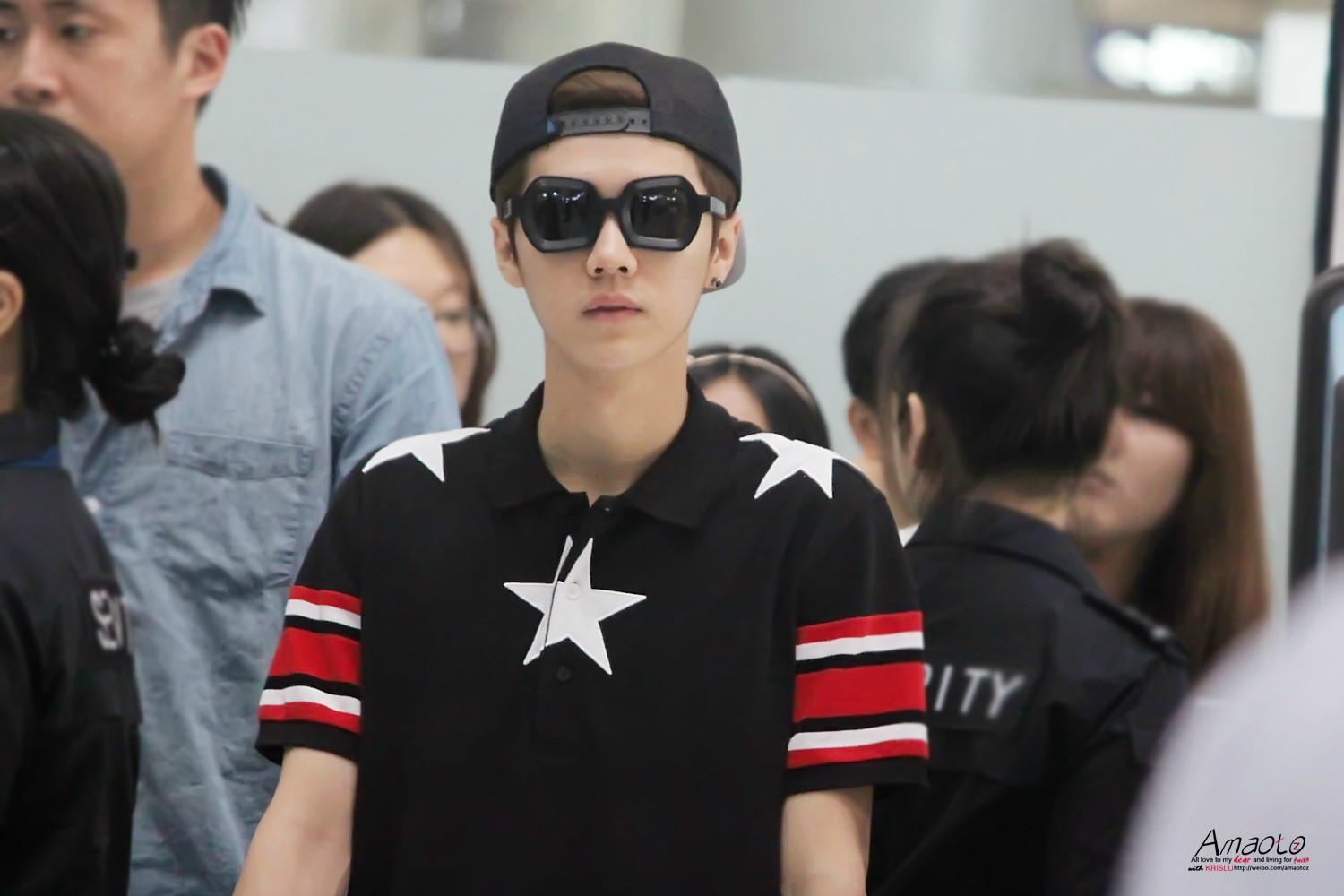 [FANTAKEN] 140717 Shanghai Airport [16P] 734d6a89jw1eig5w6tfbqj215o0rsadz