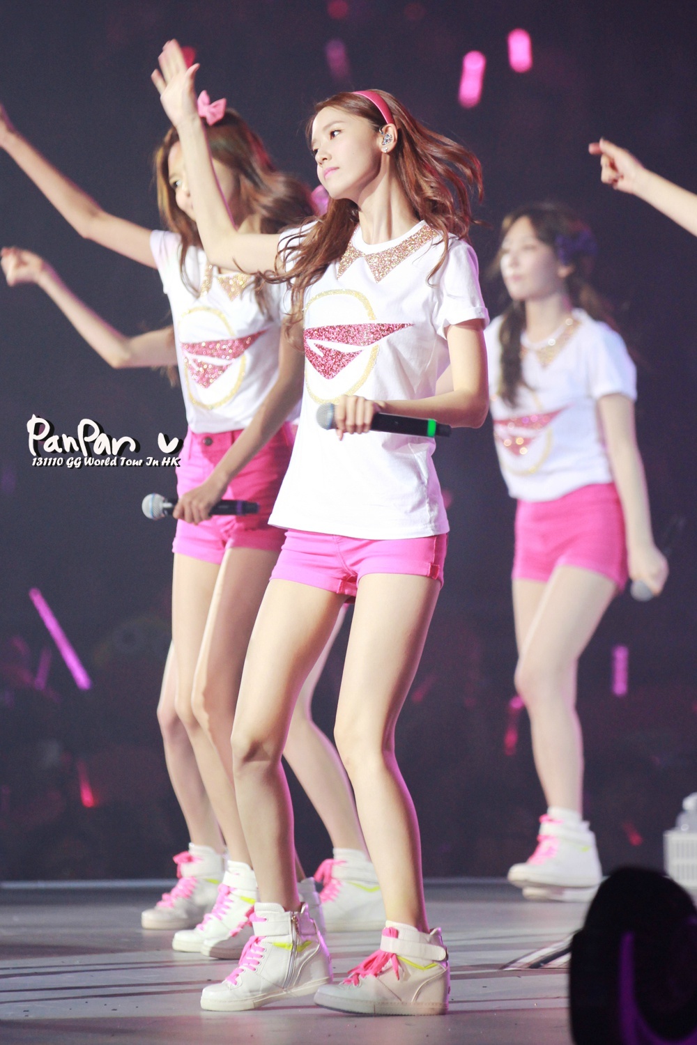 [PIC][08/09/10-11-2013]Hình ảnh mới nhất từ "2013 Girls' Generation's World Tour – Girls & Peace in HongKong" của SNSD (P2) - Page 16 81f1a5c0gw1eajk1eqygij20rs15otj8