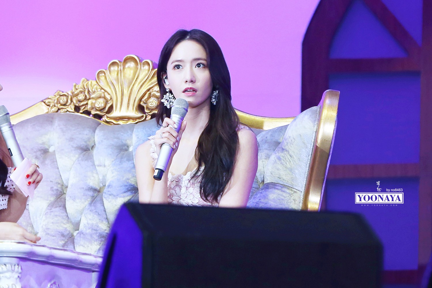 [PIC][24-06-2016]YoonA khởi hành đi Bắc Kinh - Trung Quốc để tham dự "2016 YoonA 1st Fanmeet - BLOSSOM in Beijing" vào sáng nay - Page 3 8426f136jw1f5cdkfm48wj215o0rs7b8