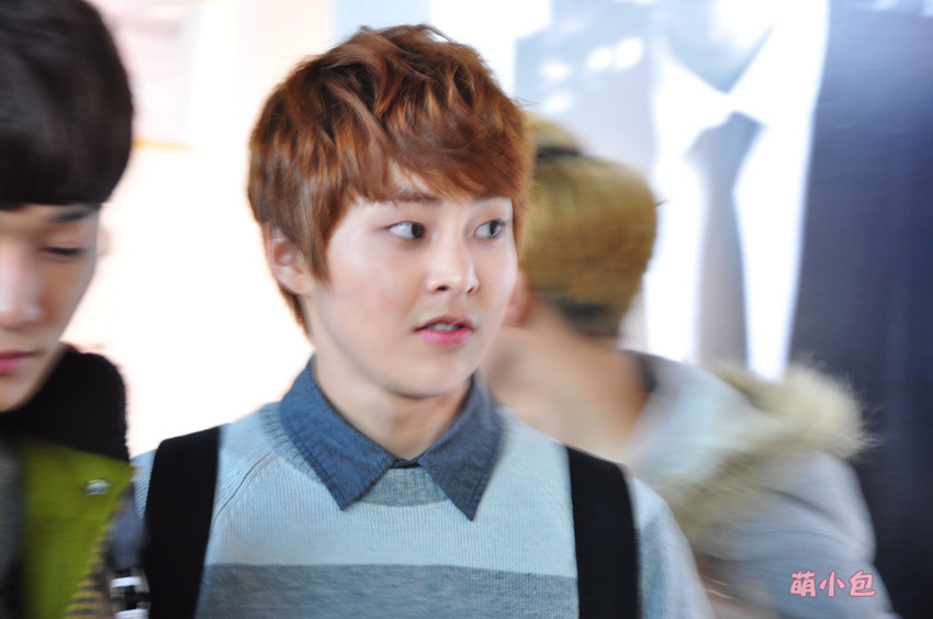 [Fantaken] 081212 EXO M XiuMin @ Incheon + Beijing Airport 872ae16ejw1dzq3mebwsrj