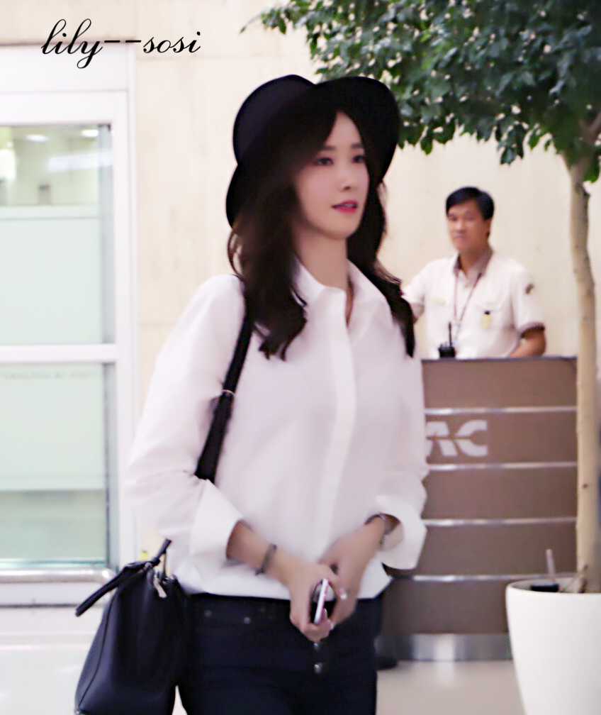 [PIC][22-09-2015]YoonA trở về Hàn Quốc vào sáng nay 9b3dfba1gw1ewbi98n0tij20nk0s0njr