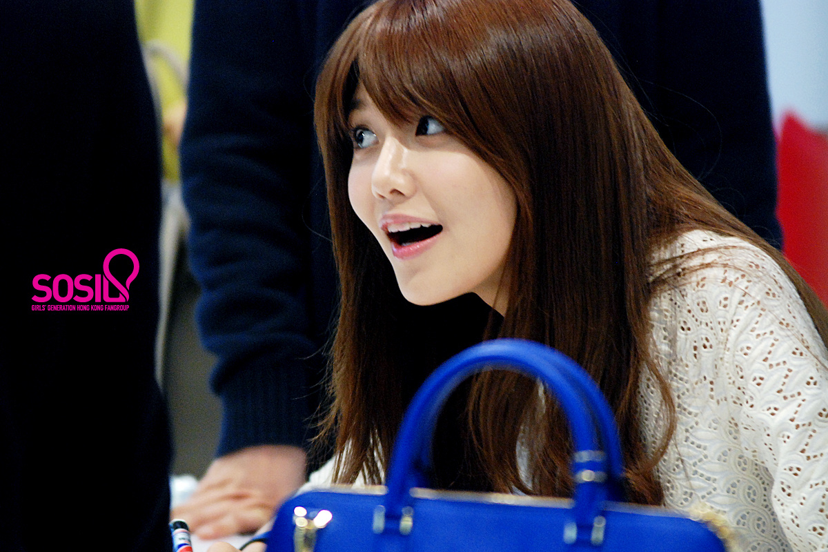 [PIC][06-04-2013]SooYoung xuất hiện tại buổi fansign thứ 2 cho thương hiệu "Double M" vào chiều nay  - Page 3 9b42076bjw1e3m1481lz5j